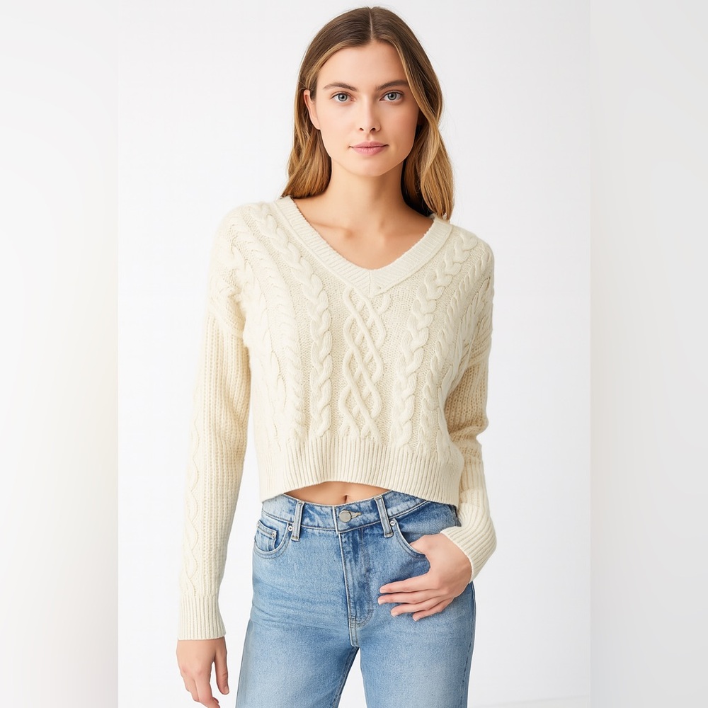Aeropostale Cable Knit V-Neck Sweater - Cream brand new size medium